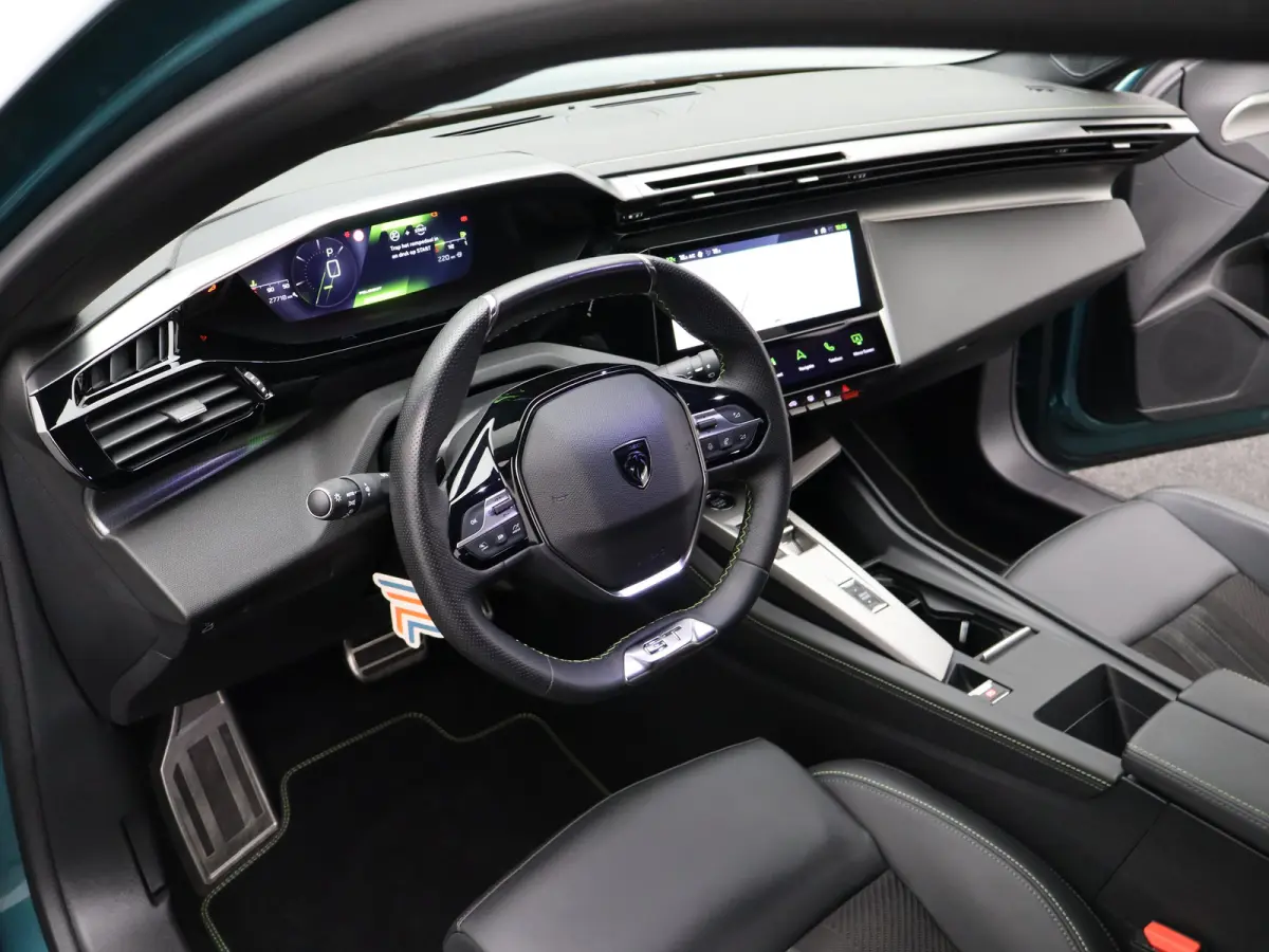 1.2 PureTech GT 360 Graden Camera | Elektrische Kofferklep | Dodehoekbewaking | Parkeersenoren Voor en Achter | Adaptive Cruise Control | Drive Assist | Elektrisch Verstelbare Stoelen met Ma