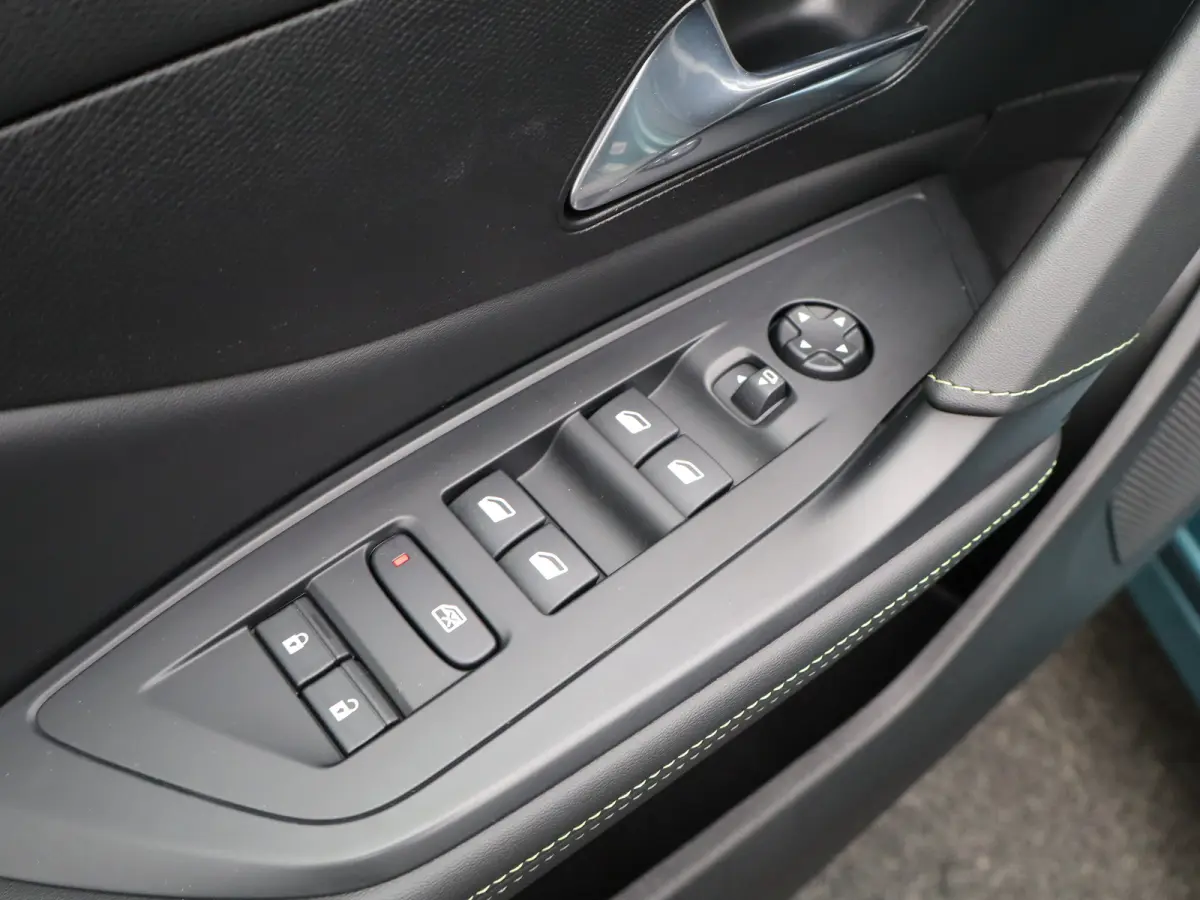 1.2 PureTech GT 360 Graden Camera | Elektrische Kofferklep | Dodehoekbewaking | Parkeersenoren Voor en Achter | Adaptive Cruise Control | Drive Assist | Elektrisch Verstelbare Stoelen met Ma