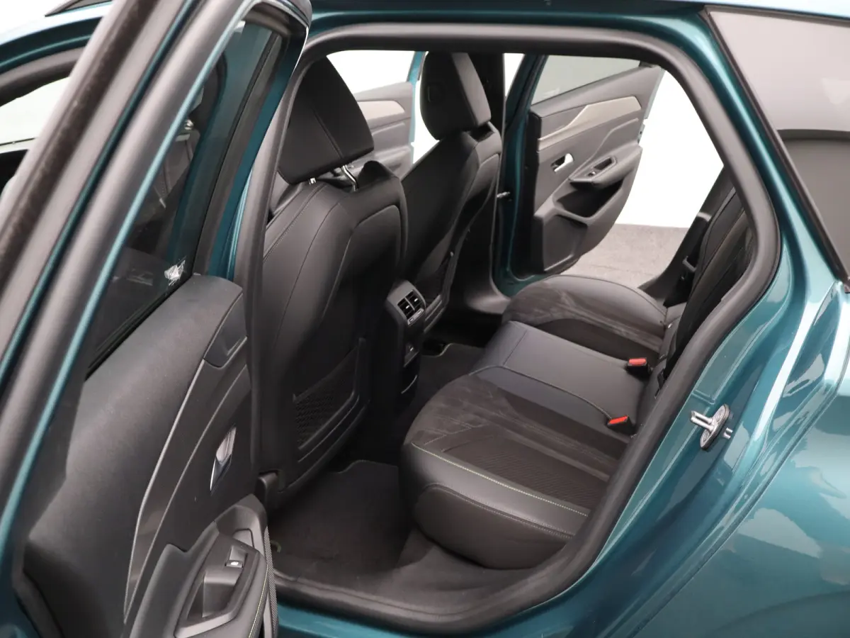 1.2 PureTech GT 360 Graden Camera | Elektrische Kofferklep | Dodehoekbewaking | Parkeersenoren Voor en Achter | Adaptive Cruise Control | Drive Assist | Elektrisch Verstelbare Stoelen met Ma