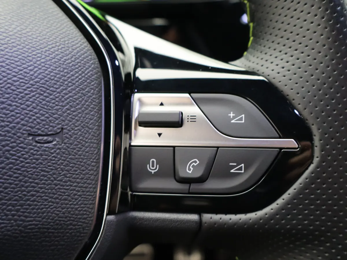1.2 PureTech GT 360 Graden Camera | Elektrische Kofferklep | Dodehoekbewaking | Parkeersenoren Voor en Achter | Adaptive Cruise Control | Drive Assist | Elektrisch Verstelbare Stoelen met Ma