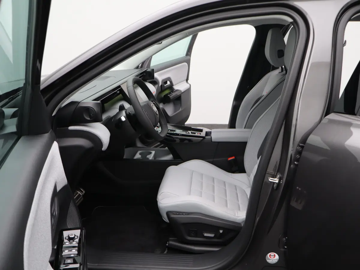 1.2 Hybrid 145 Max Afneembare Trekhaak | 360* Graden Camera | Adaptieve Cruise Control | Drive Assist | Elektrisch Verstelbare Stoelen | Stoelverwarming en Ventilatie