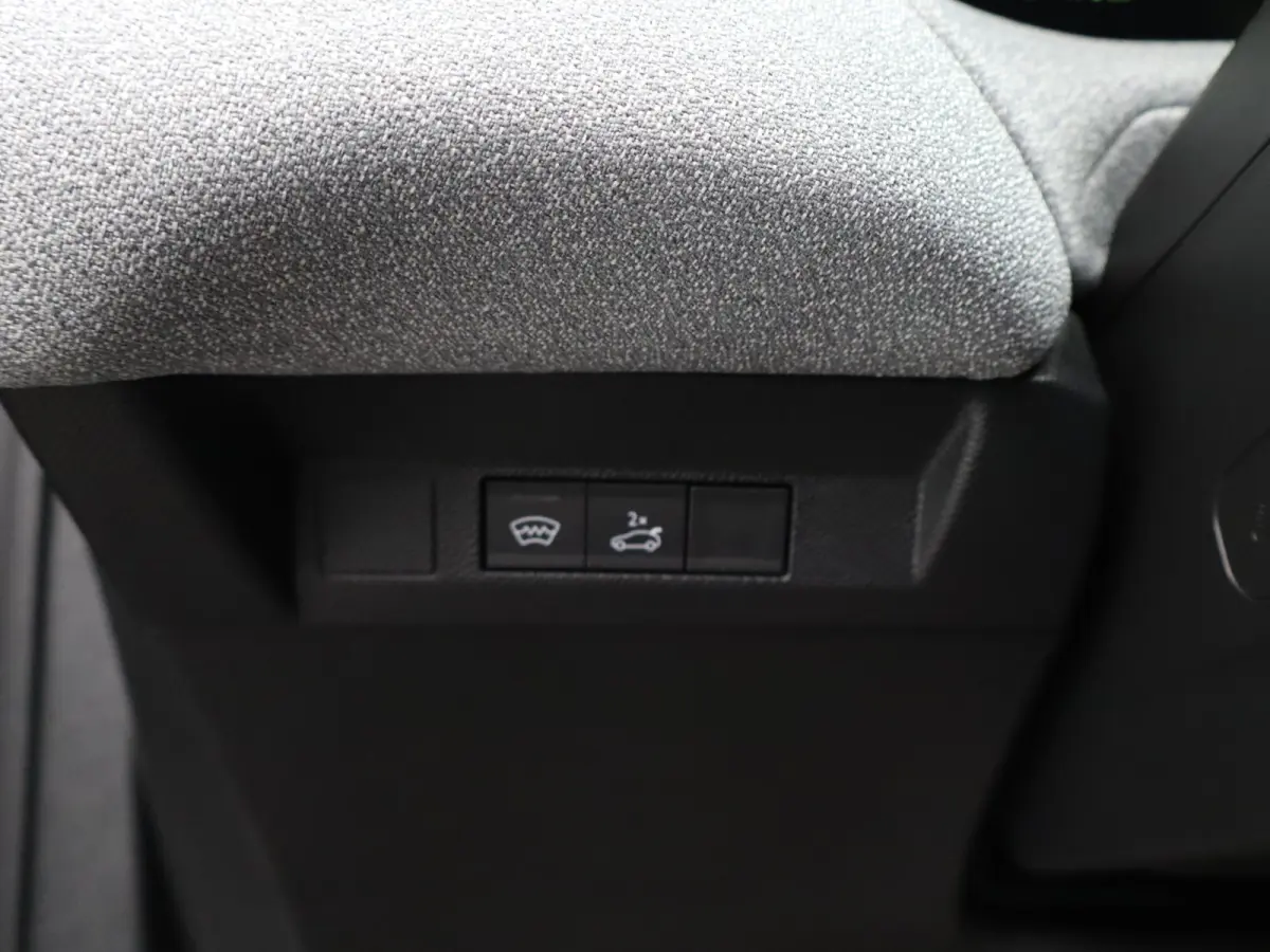 1.2 Hybrid 145 Max Afneembare Trekhaak | 360* Graden Camera | Adaptieve Cruise Control | Drive Assist | Elektrisch Verstelbare Stoelen | Stoelverwarming en Ventilatie