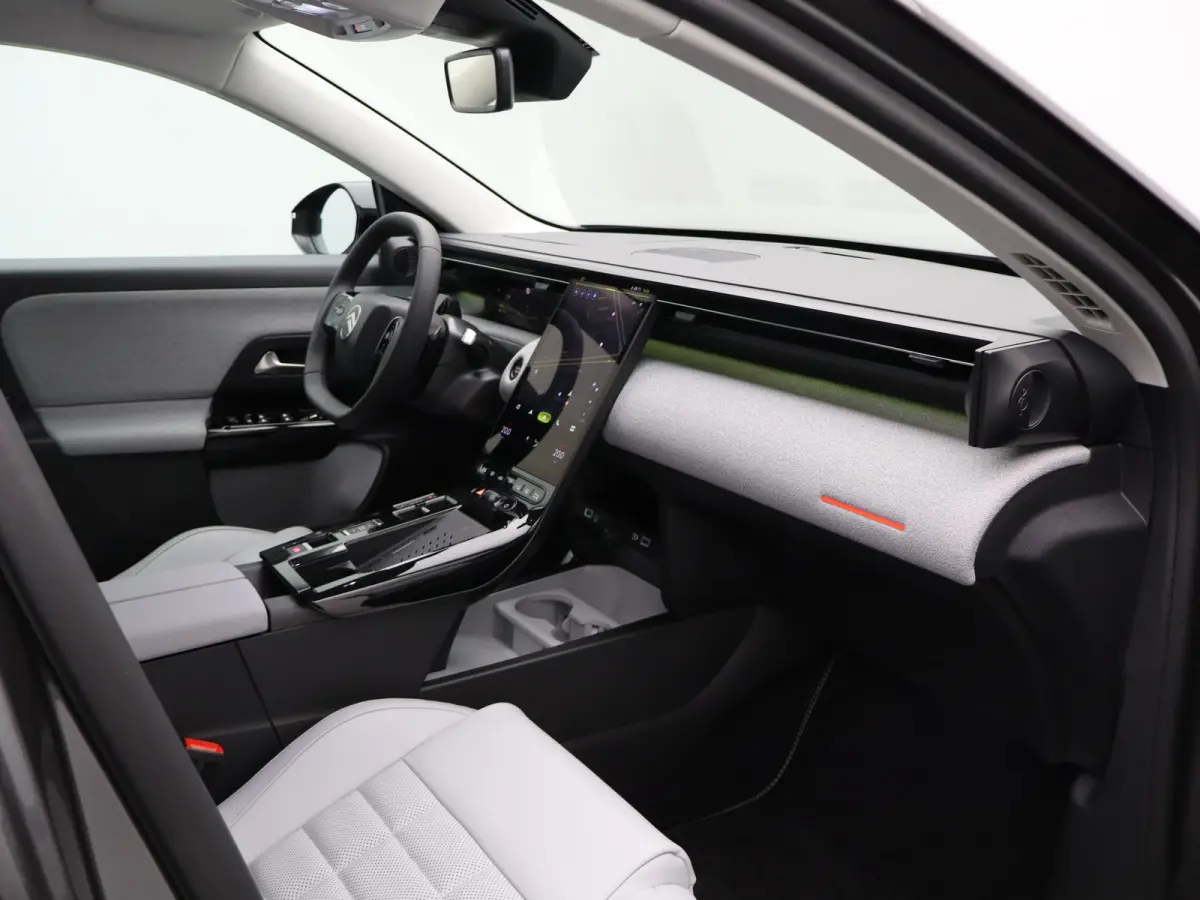 1.2 Hybrid 145 Max Afneembare Trekhaak | 360* Graden Camera | Adaptieve Cruise Control | Drive Assist | Elektrisch Verstelbare Stoelen | Stoelverwarming en Ventilatie