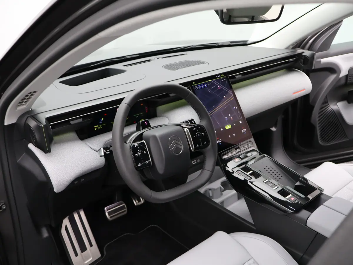 1.2 Hybrid 145 Max Afneembare Trekhaak | 360* Graden Camera | Adaptieve Cruise Control | Drive Assist | Elektrisch Verstelbare Stoelen | Stoelverwarming en Ventilatie