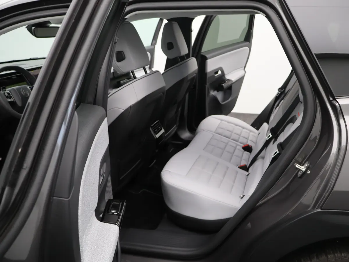 1.2 Hybrid 145 Max Afneembare Trekhaak | 360* Graden Camera | Adaptieve Cruise Control | Drive Assist | Elektrisch Verstelbare Stoelen | Stoelverwarming en Ventilatie