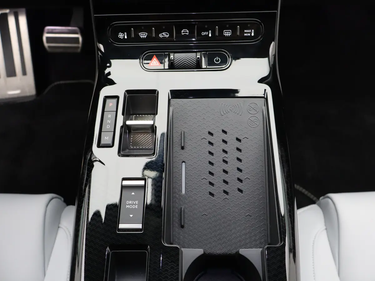 1.2 Hybrid 145 Max Afneembare Trekhaak | 360* Graden Camera | Adaptieve Cruise Control | Drive Assist | Elektrisch Verstelbare Stoelen | Stoelverwarming en Ventilatie