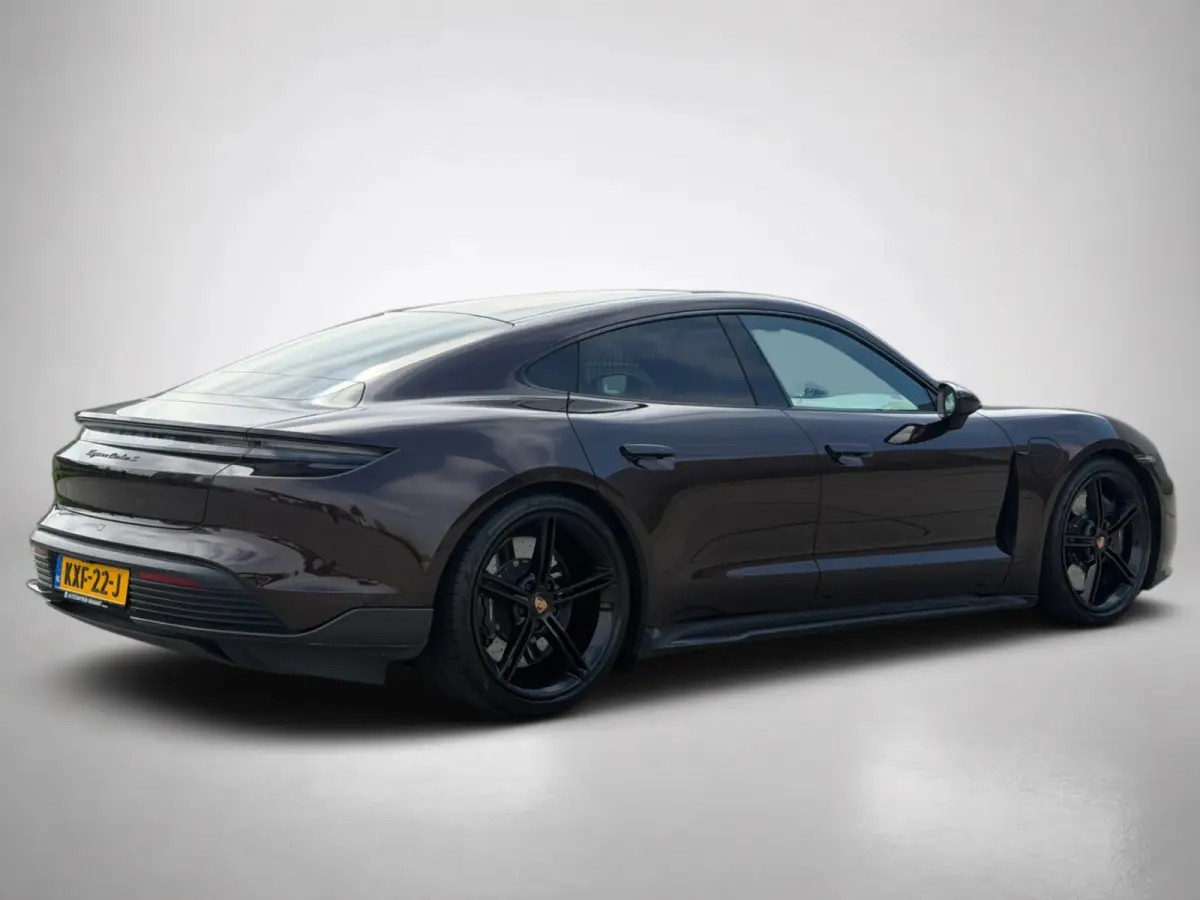 Turbo S 93 kWh VOLL!! (2e Eig, Dealer OndH, Carbon Pakket, Passagier Display, Bose, StoelVent, Sport Chrono, Etc)