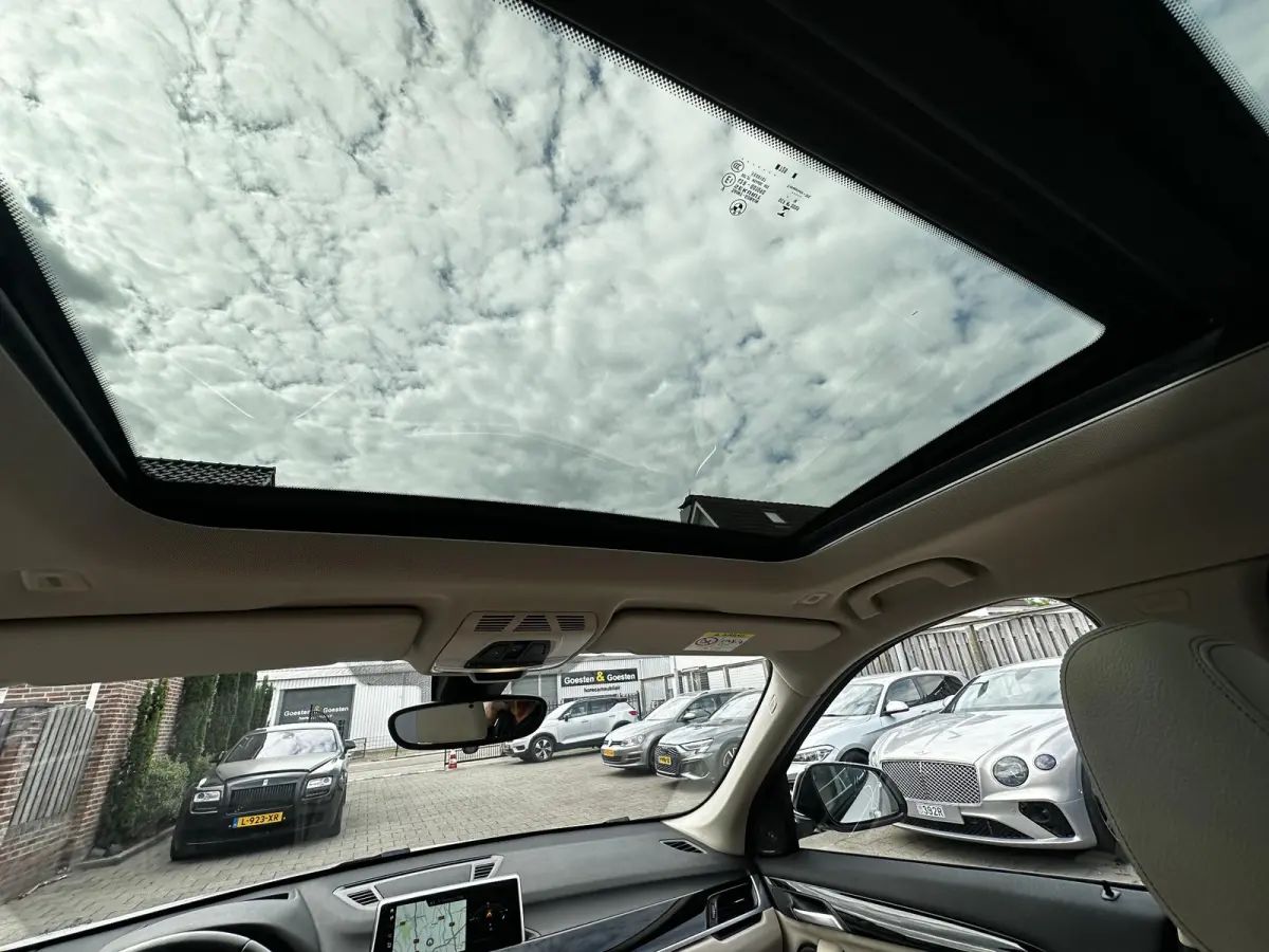 sDrive20i High Executive Memory|Pano|HiFi|HUD