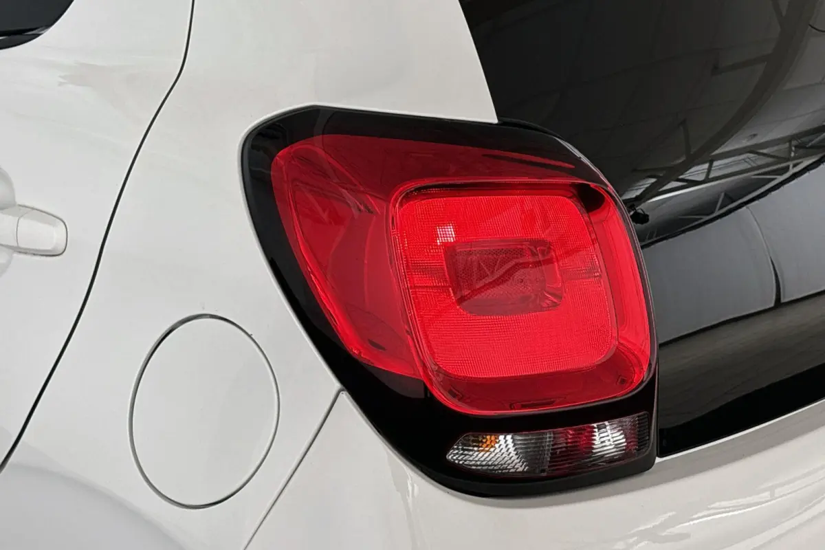 1.0 VTi Feel Automaat Airco Elektrische Ramen