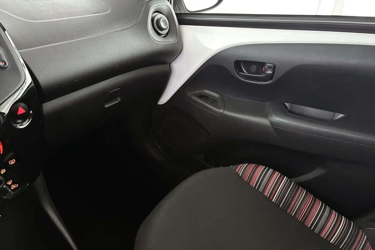 1.0 VTi Feel Automaat Airco Elektrische Ramen