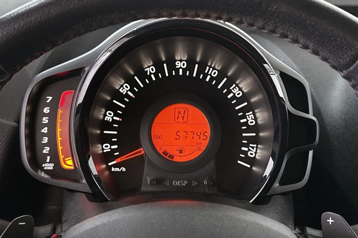 1.0 VTi Feel Automaat Airco Elektrische Ramen
