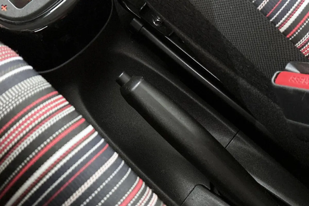 1.0 VTi Feel Automaat Airco Elektrische Ramen