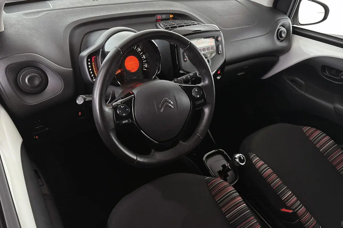 1.0 VTi Feel Automaat Airco Elektrische Ramen