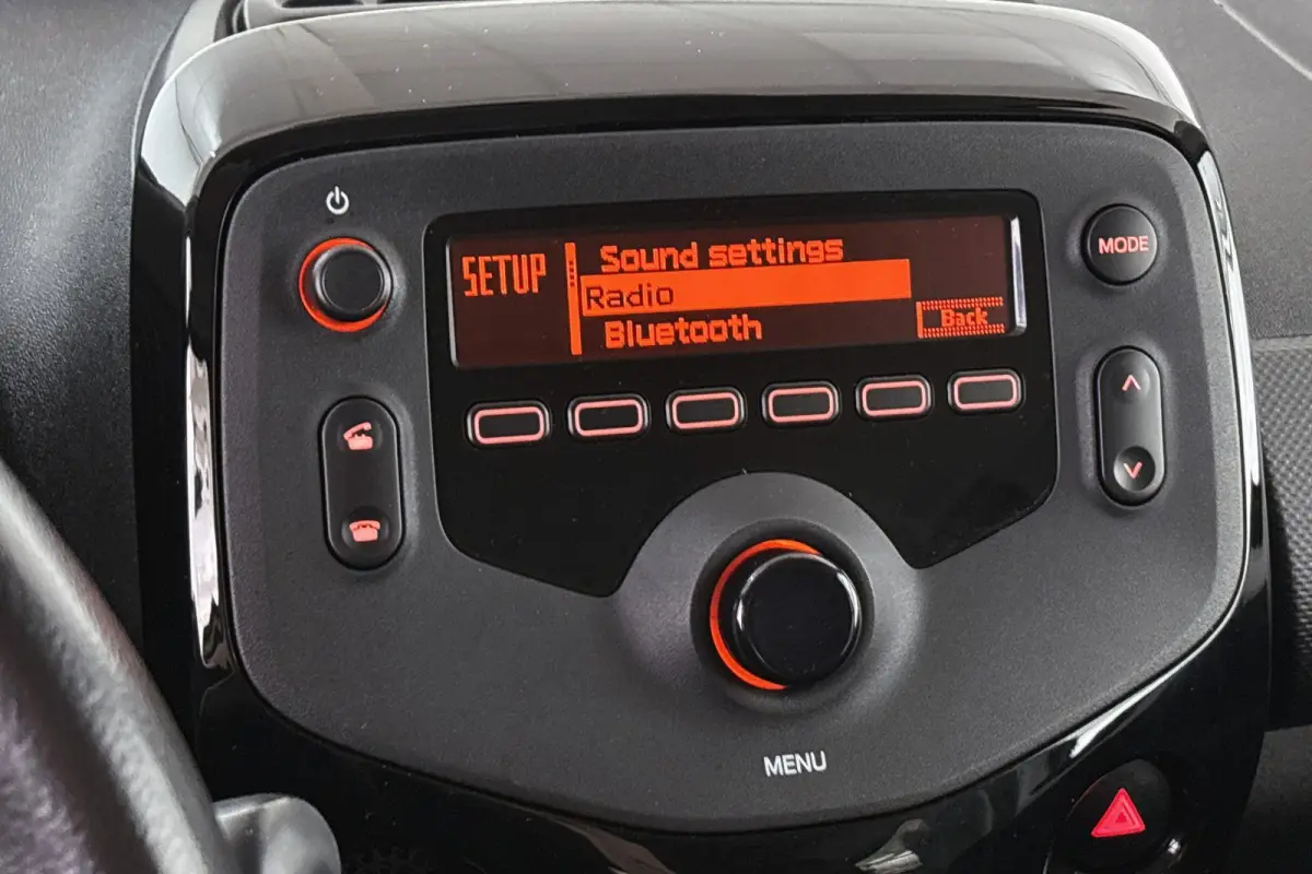 1.0 VTi Feel Automaat Airco Elektrische Ramen