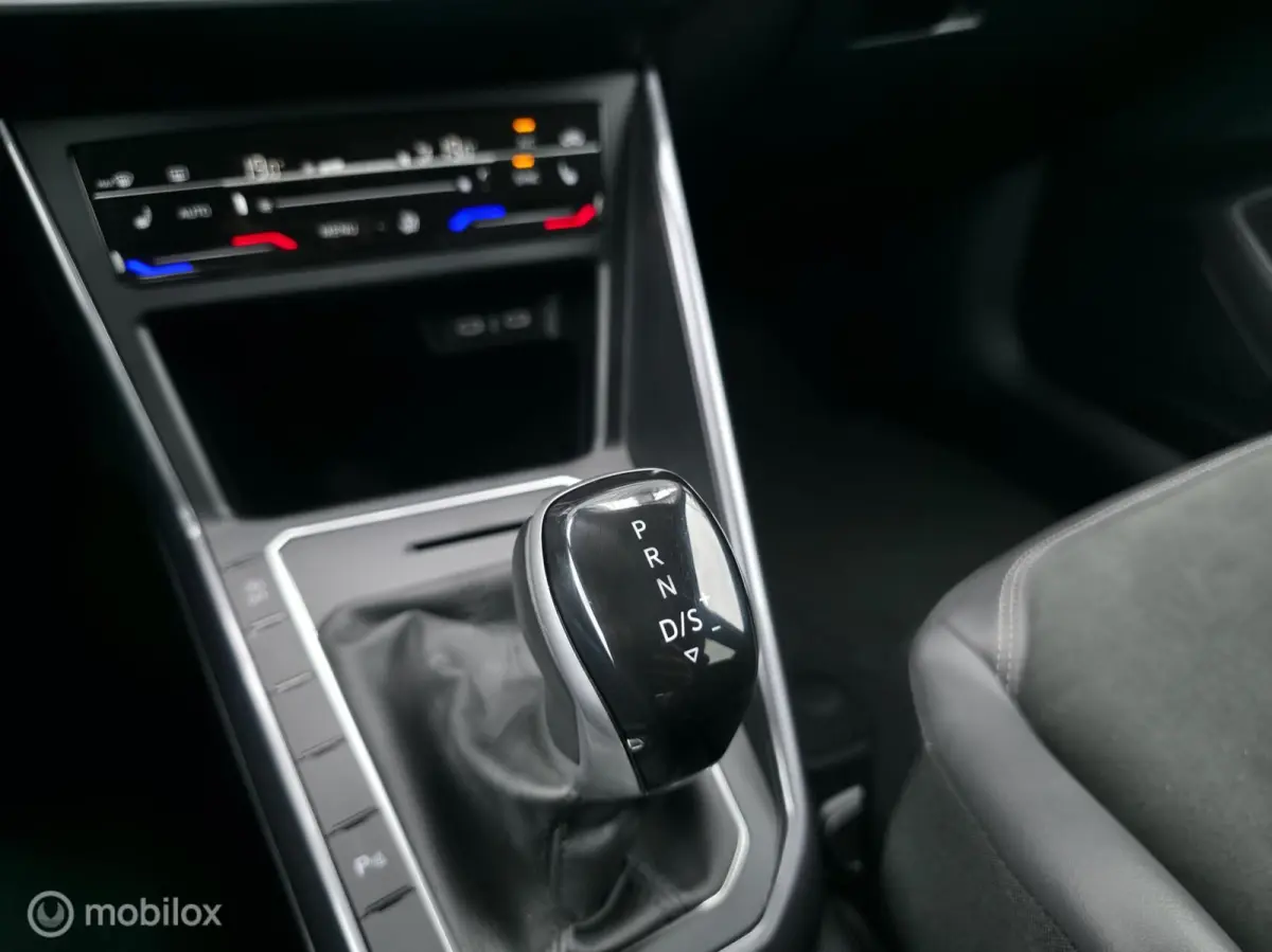 1.0 TSI / Alcantara / Stoelv. / Navi / Carpl.