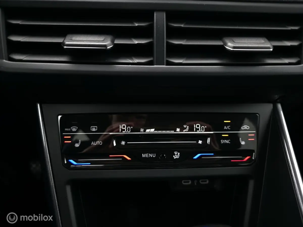 1.0 TSI / Alcantara / Stoelv. / Navi / Carpl.