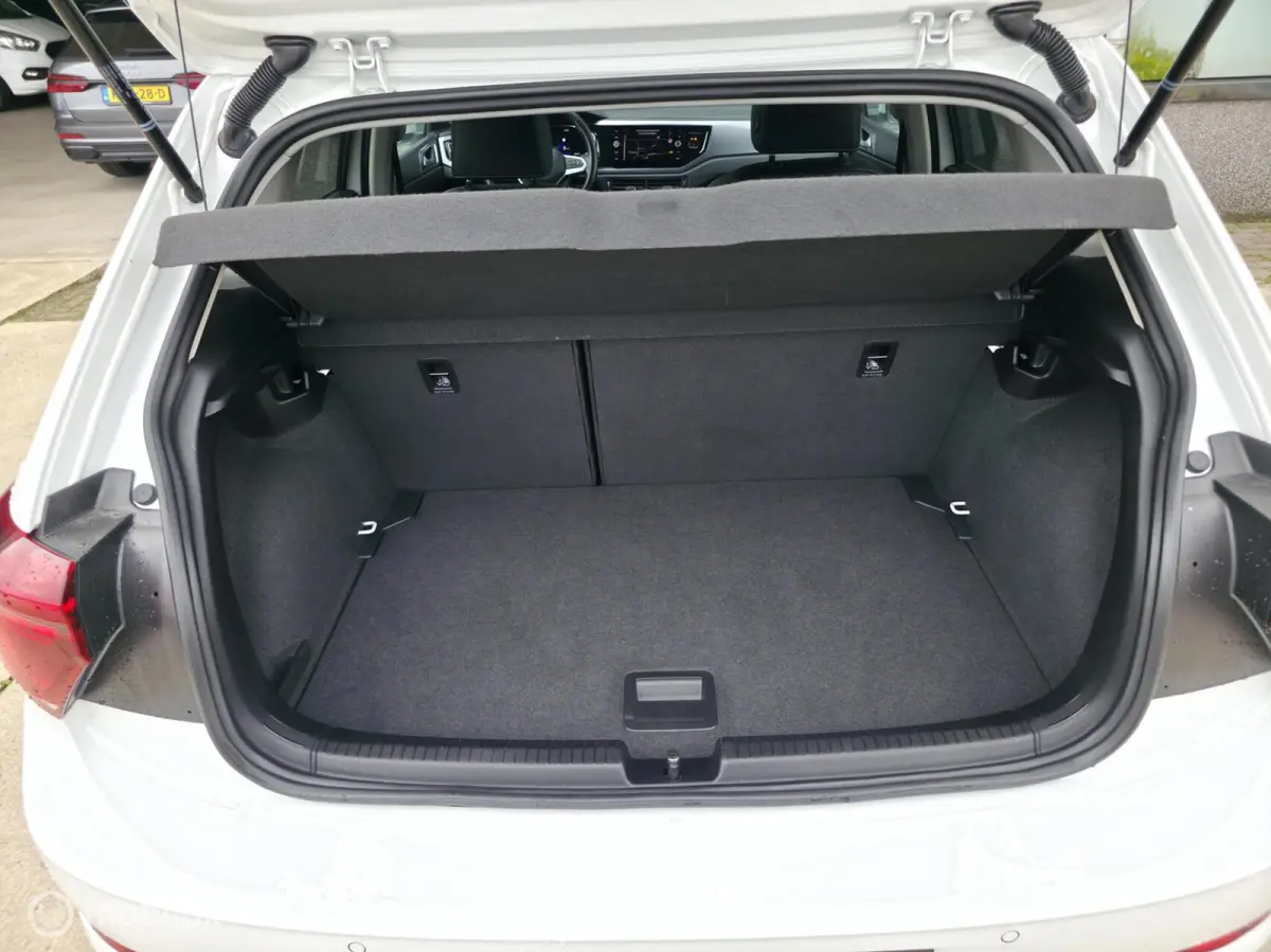 1.0 TSI / Alcantara / Stoelv. / Navi / Carpl.