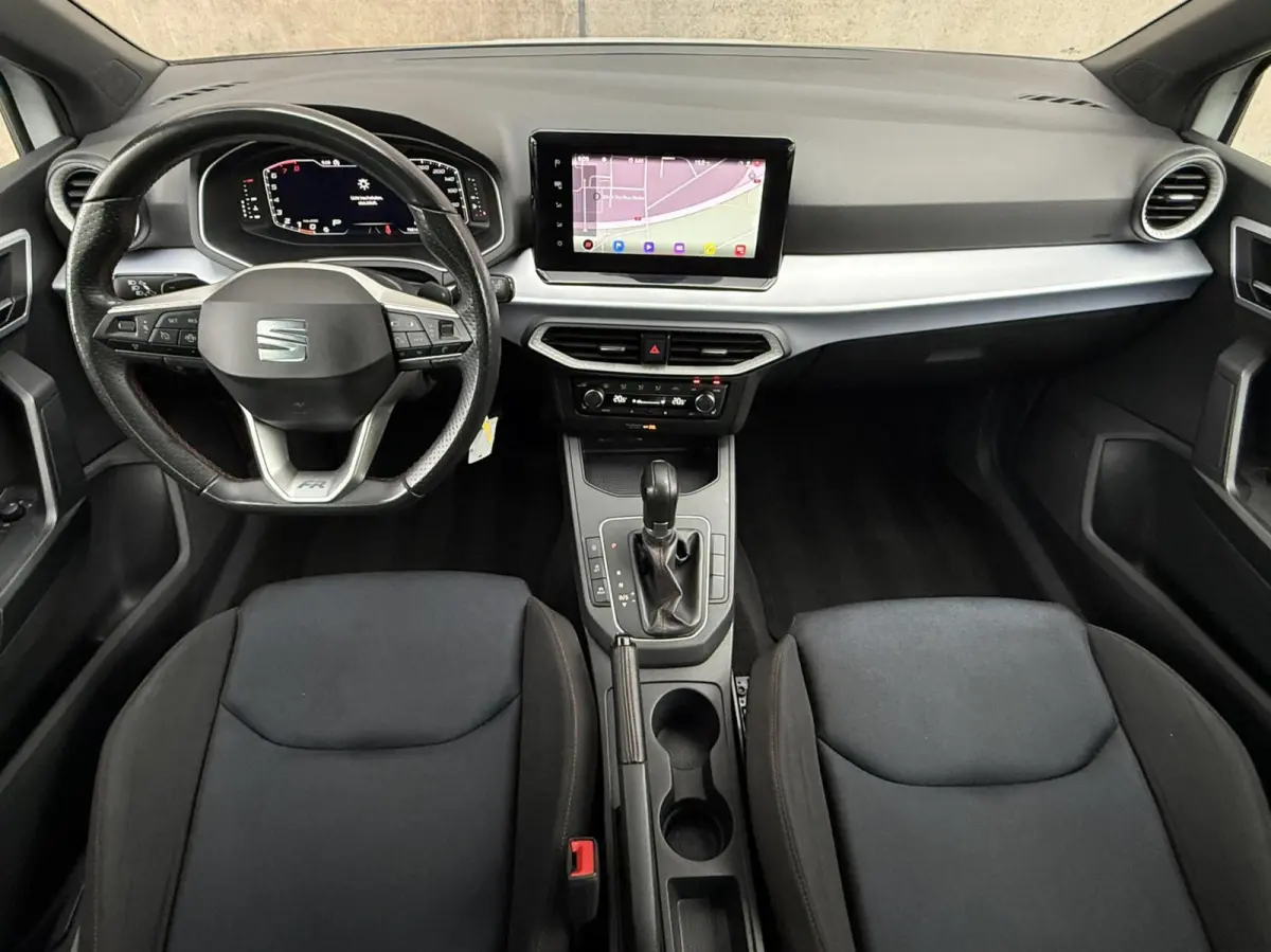1.0 EcoTSI FR Plus Connect | Panorama dak | Full LED | Adaptieve Cruise | Stoelverwarming | Climate control |