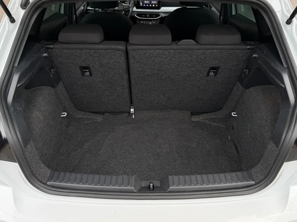 1.0 EcoTSI FR Plus Connect | Panorama dak | Full LED | Adaptieve Cruise | Stoelverwarming | Climate control |