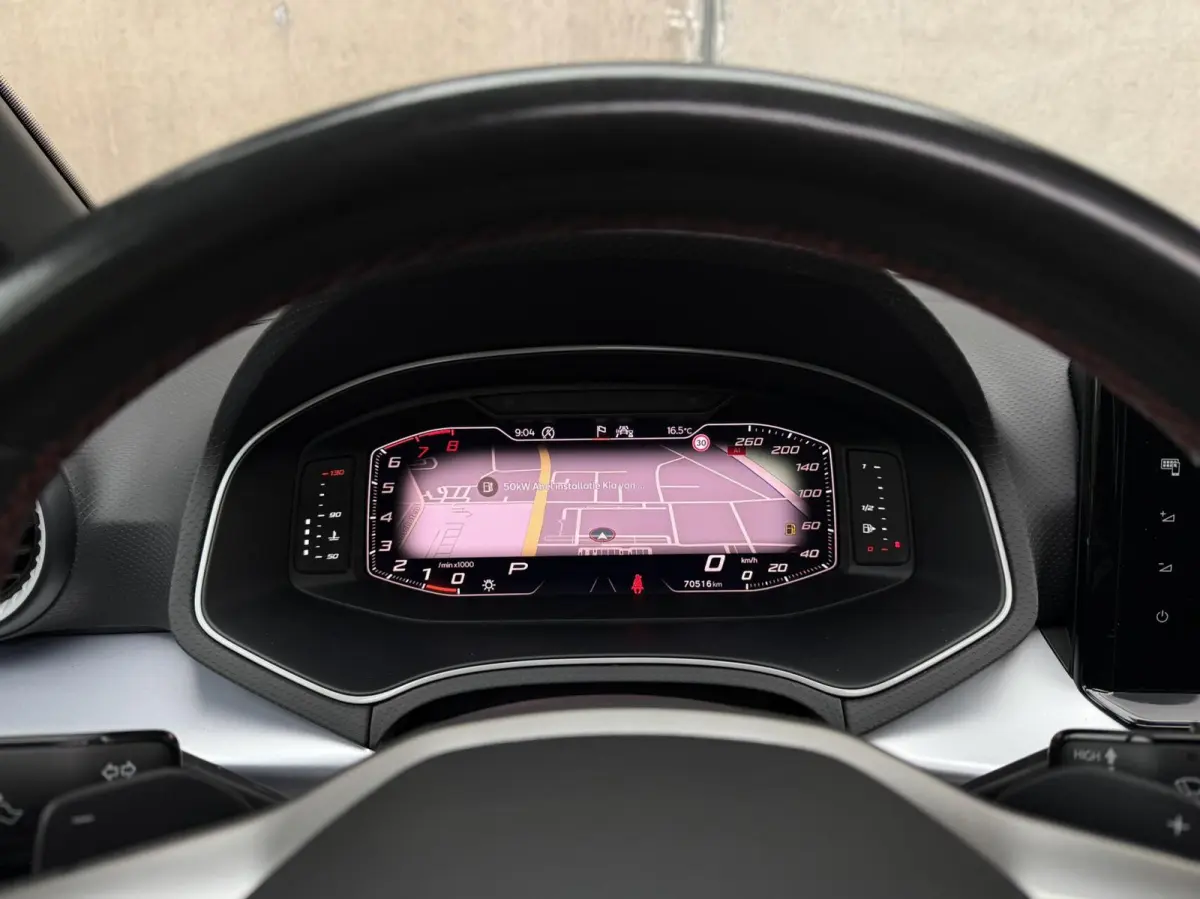 1.0 EcoTSI FR Plus Connect | Panorama dak | Full LED | Adaptieve Cruise | Stoelverwarming | Climate control |