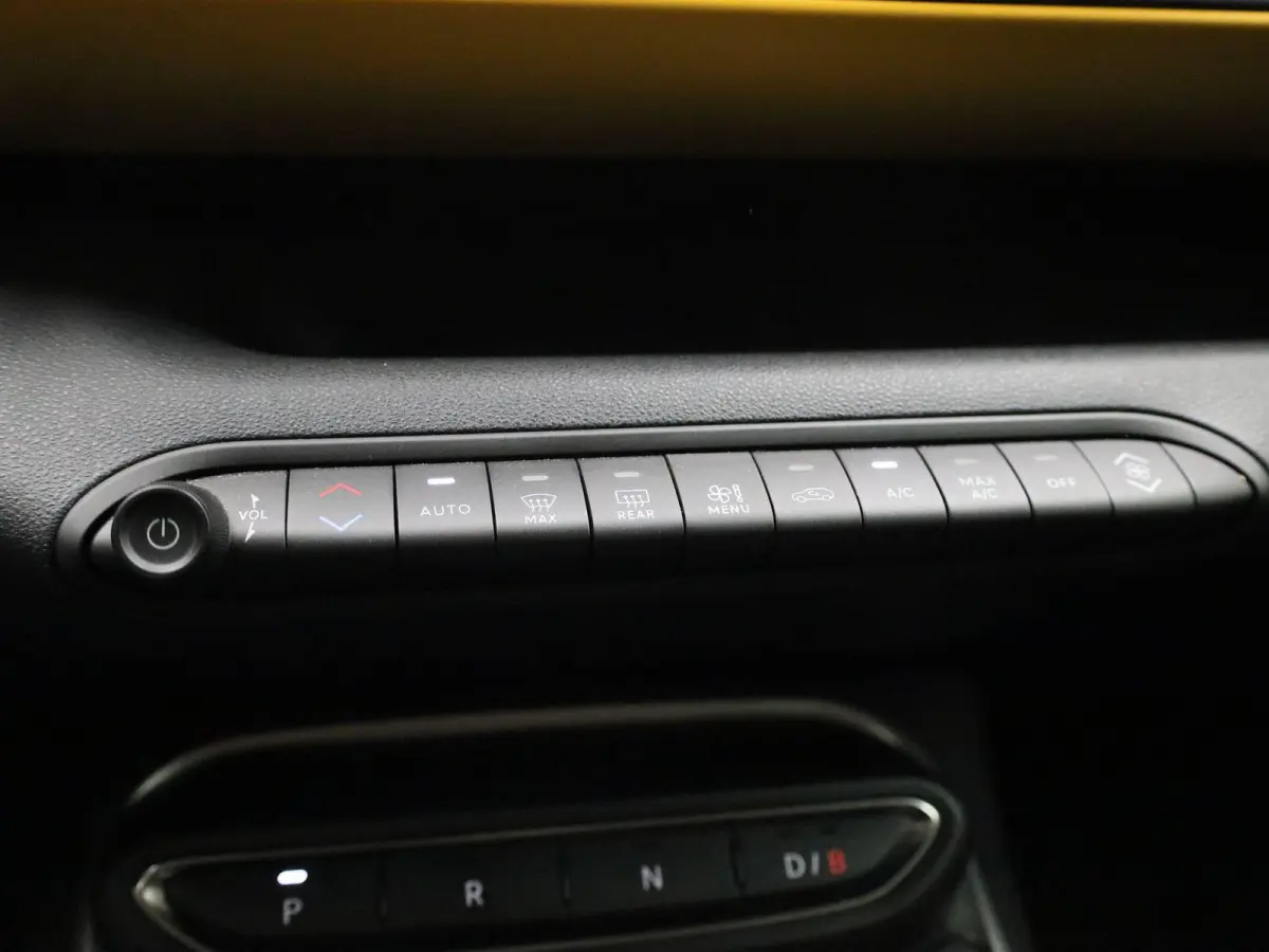 Longitude 54 kWh | Navigatie | Camera | Stoelverwarming | Parkeersensoren Voor/Achter | Apple Carplay&Android Auto