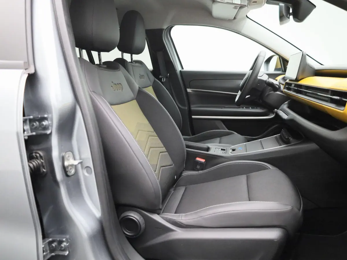 Longitude 54 kWh | Navigatie | Camera | Stoelverwarming | Parkeersensoren Voor/Achter | Apple Carplay&Android Auto