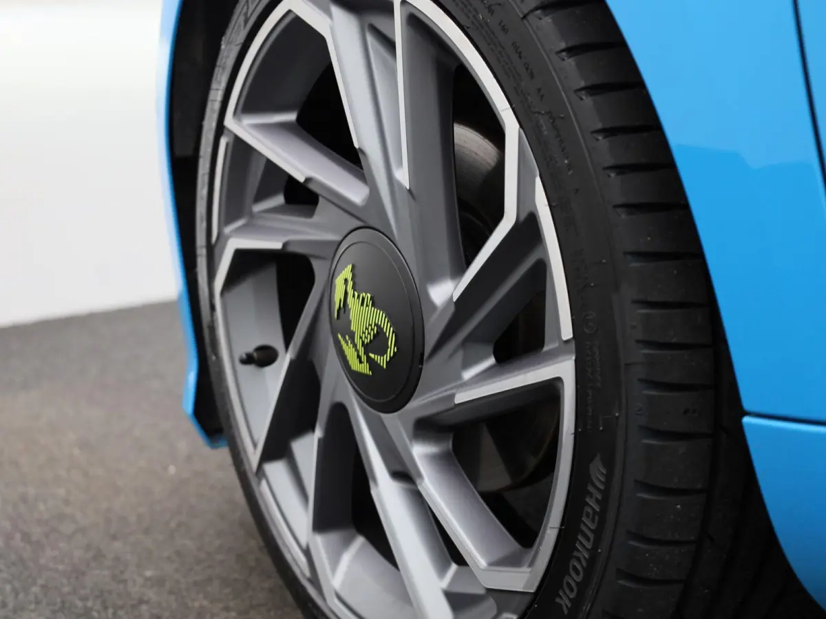 Abarth Scorpionissima 42 kWh