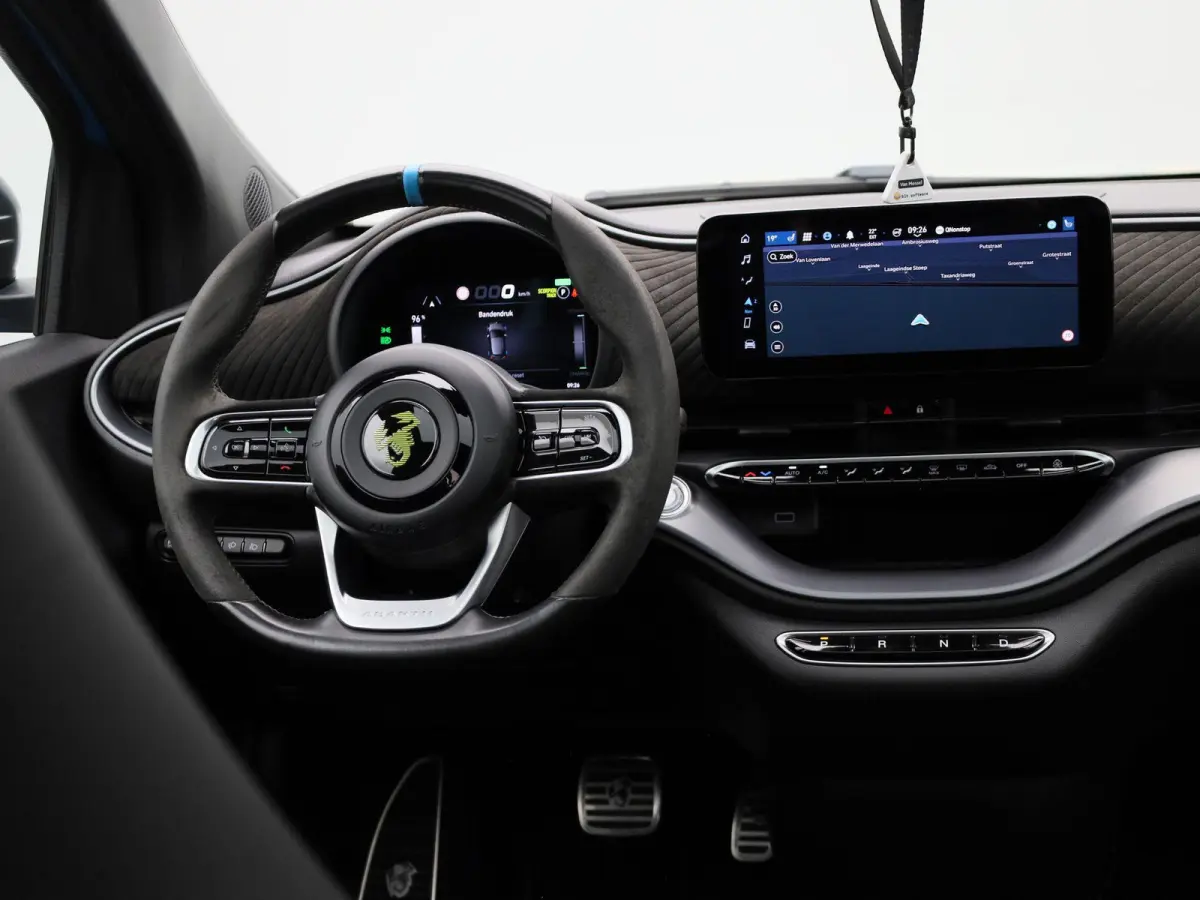 Abarth Scorpionissima 42 kWh