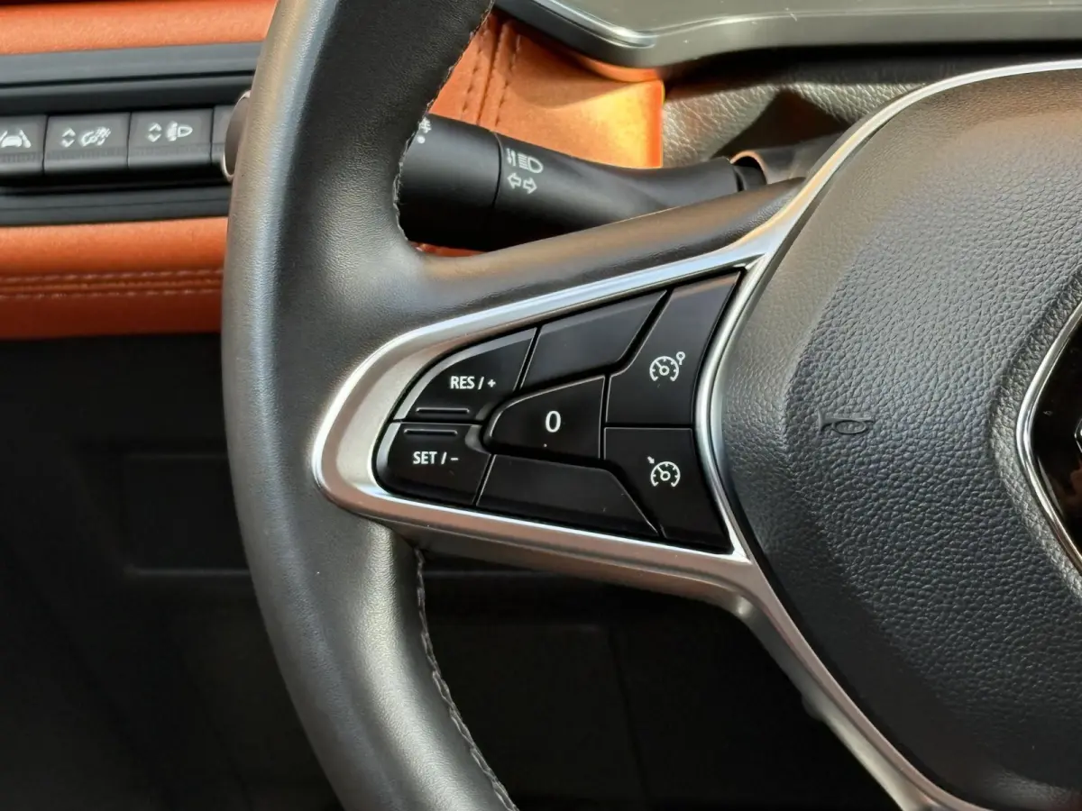 1.0 TCe 90 Intens TWO-TONE/CARPLAY/CAMERA/LED/NL-AUTO/1e EIG.