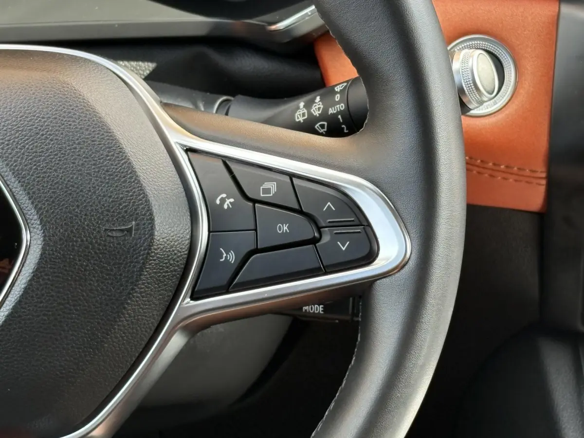 1.0 TCe 90 Intens TWO-TONE/CARPLAY/CAMERA/LED/NL-AUTO/1e EIG.