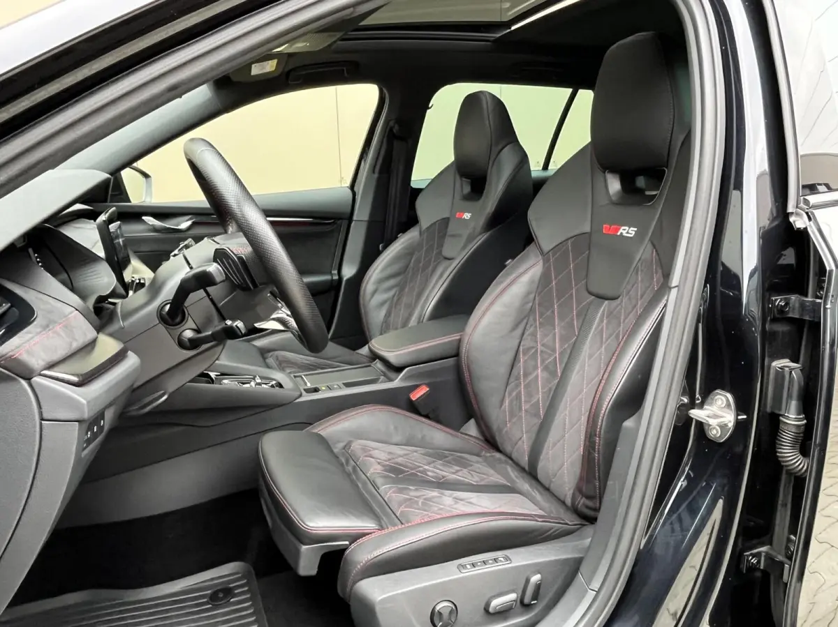 RS 245pk | DCC | 19” | Pano | Head up | Leder Alcantara