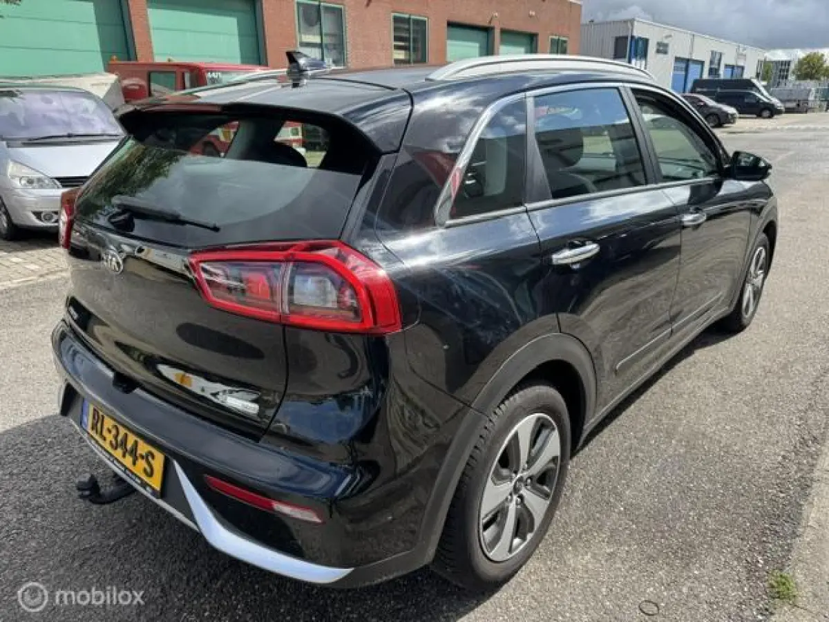 1.6 GDi Hybrid DynamicLine Trekhaak , Navigatie , Achteruit rij camera , Cruise controle , Climate controle , Lane assist , Dealer onderhouden met onderhoud historie