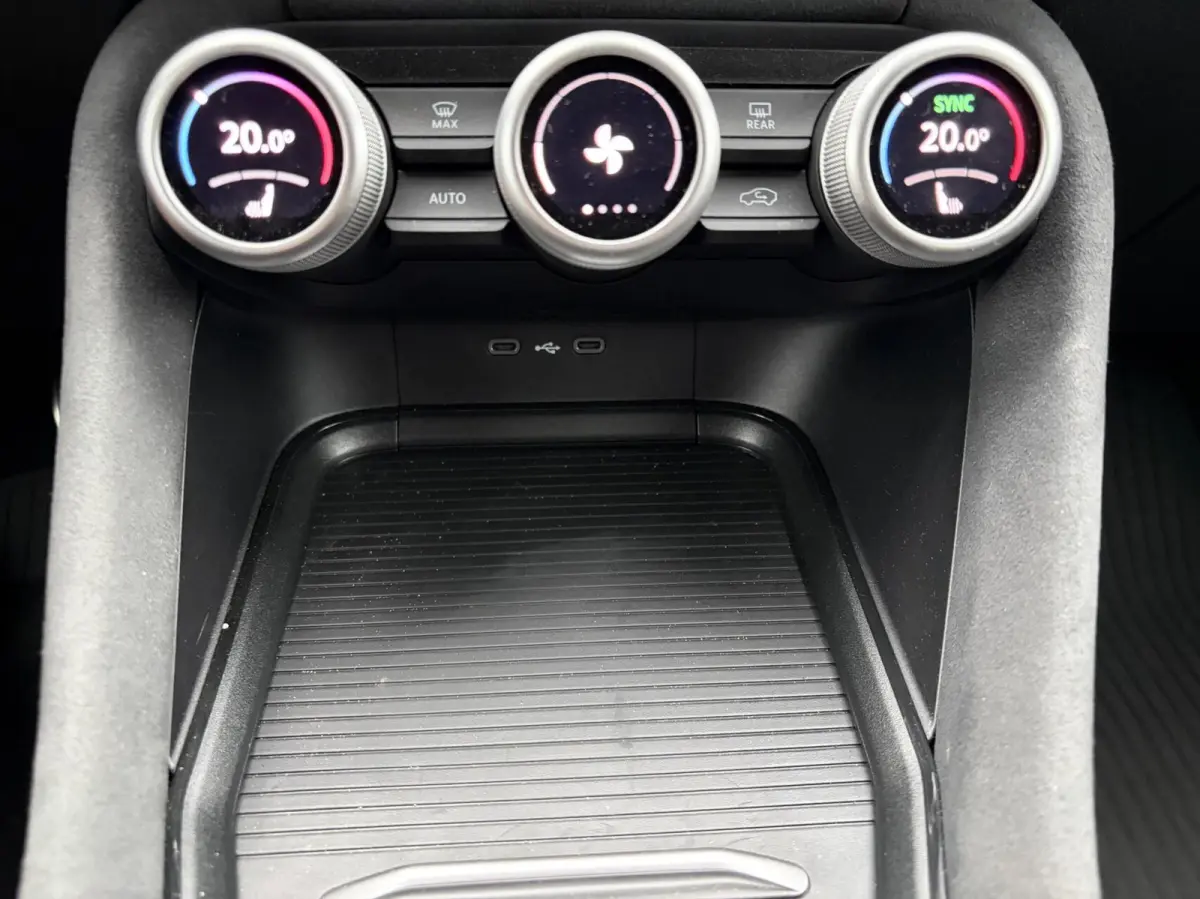 1.5 TSI PHEV Sportline Business / TREKHAAK