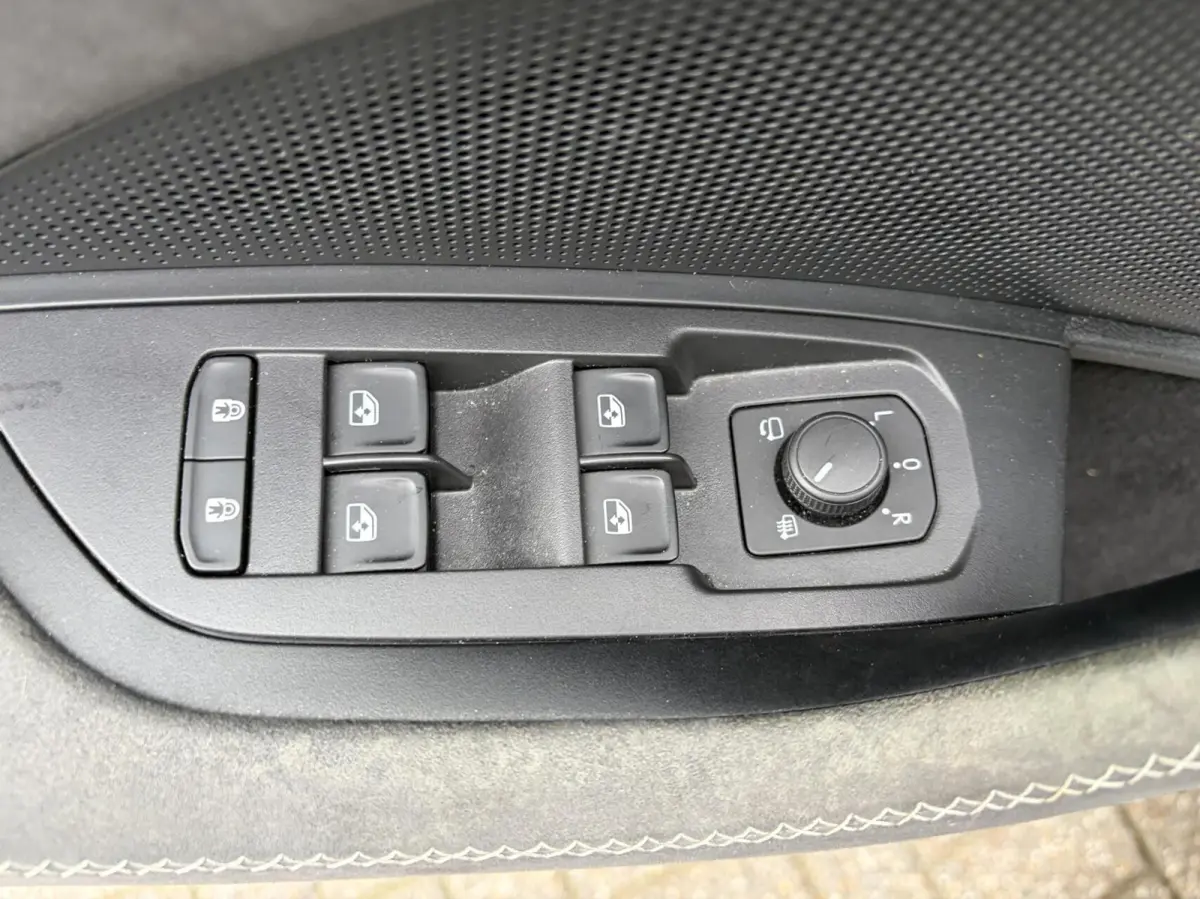 1.5 TSI PHEV Sportline Business / TREKHAAK