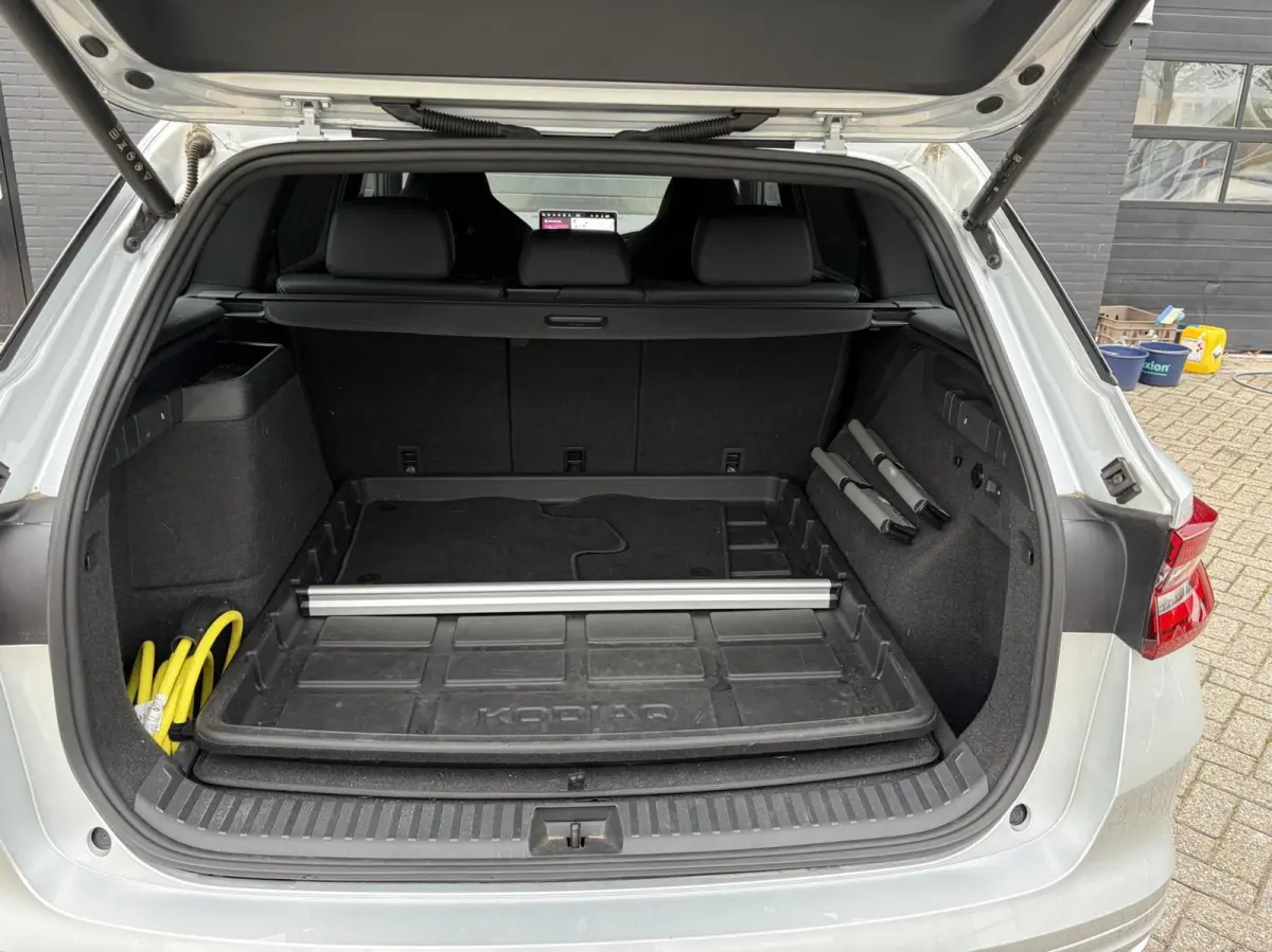1.5 TSI PHEV Sportline Business / TREKHAAK
