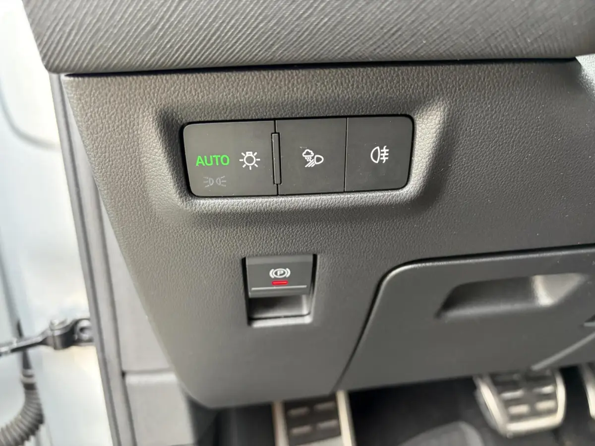 1.5 TSI PHEV Sportline Business / TREKHAAK