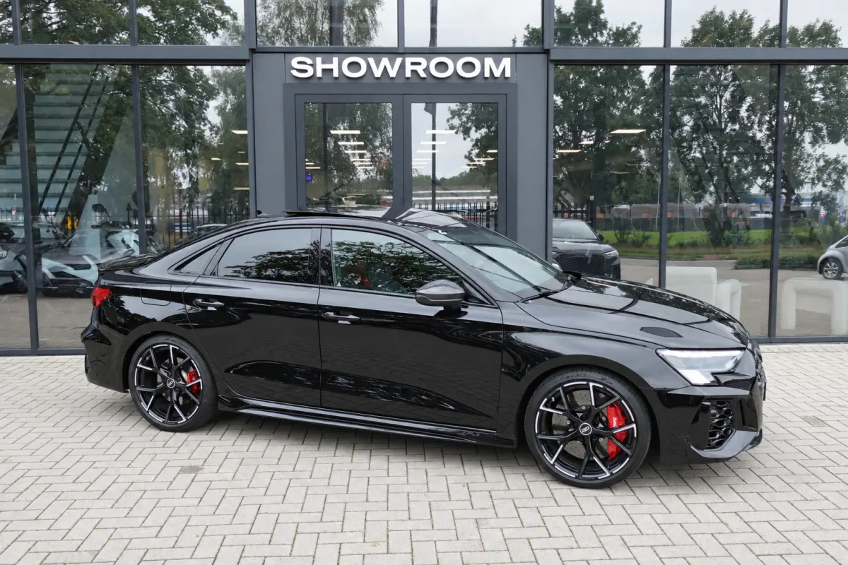 2.5 TFSI RS 3 quattro PANO KERAMISCH CARBON