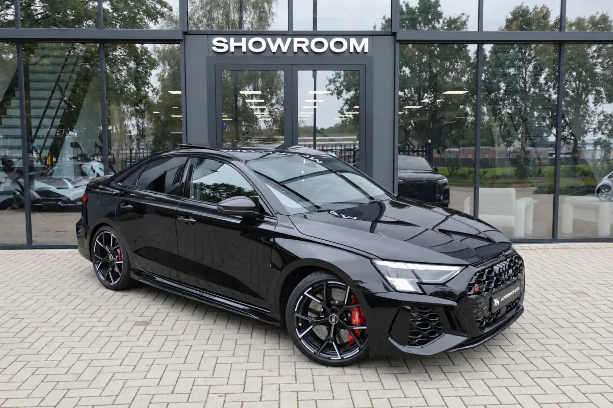 2.5 TFSI RS 3 quattro PANO KERAMISCH CARBON