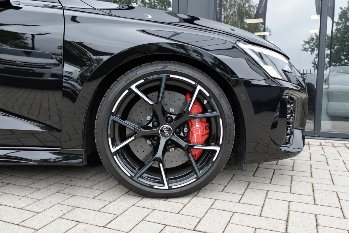 2.5 TFSI RS 3 quattro PANO KERAMISCH CARBON