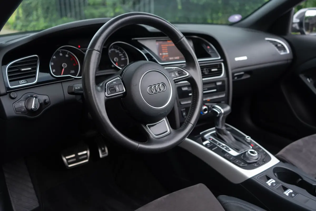 1.8 TFSI / S-line/ Stoelverwarming/ Audi Sound/ 19 Inch Velgen/