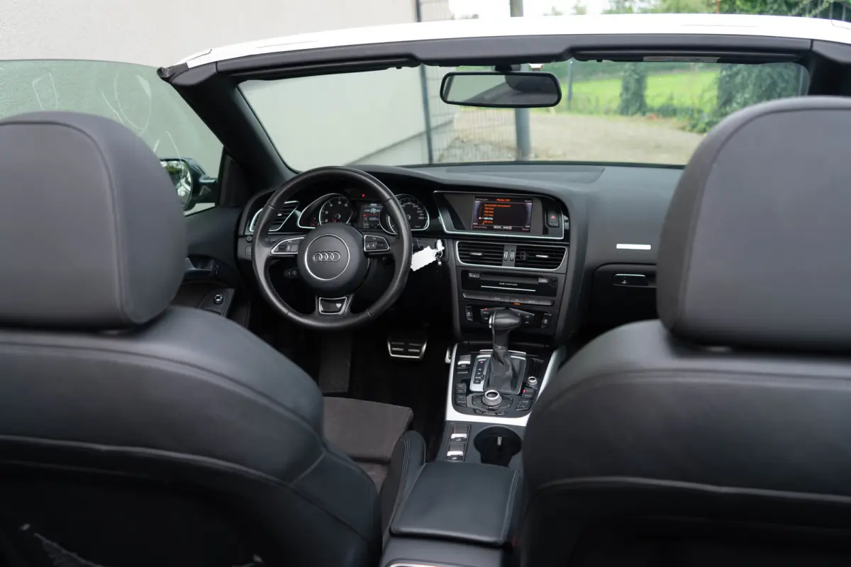1.8 TFSI / S-line/ Stoelverwarming/ Audi Sound/ 19 Inch Velgen/