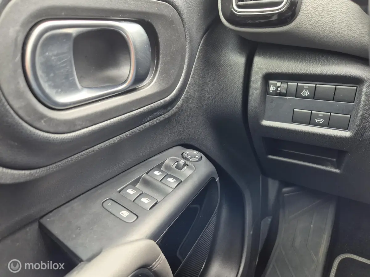 1.2 PureTech Shine, Automaat, Trekhaak