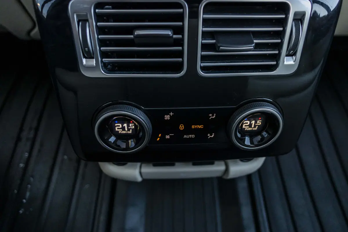 2.0 P400e LWB Autobiography