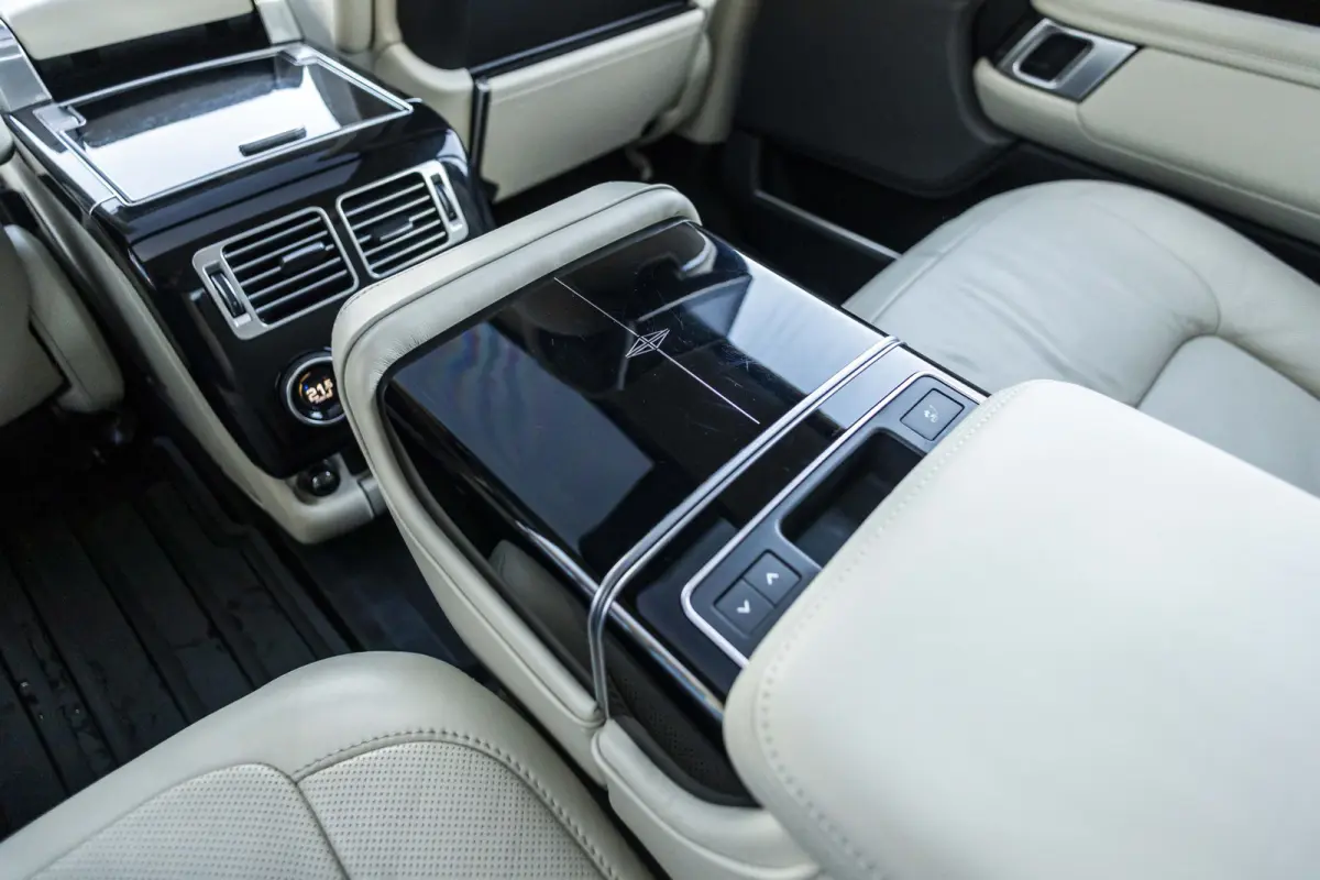 2.0 P400e LWB Autobiography