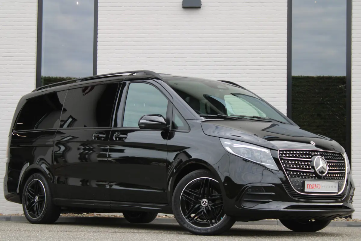 300d / AMG / Exclusive / DC / 4-matic / Luchtvering / Pano / Elec Stoelen / Burmester / Vol Opties / NIEUWSTAAT.