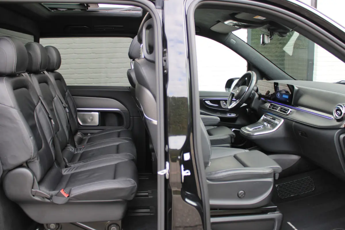 300d / AMG / Exclusive / DC / 4-matic / Luchtvering / Pano / Elec Stoelen / Burmester / Vol Opties / NIEUWSTAAT.