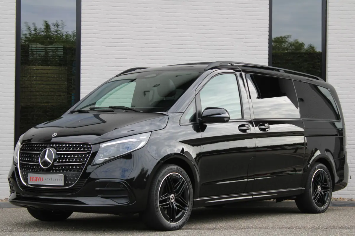 300d / AMG / Exclusive / DC / 4-matic / Luchtvering / Pano / Elec Stoelen / Burmester / Vol Opties / NIEUWSTAAT.