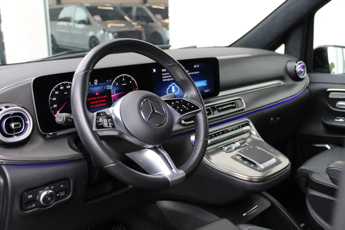 300d / AMG / Exclusive / DC / 4-matic / Luchtvering / Pano / Elec Stoelen / Burmester / Vol Opties / NIEUWSTAAT.