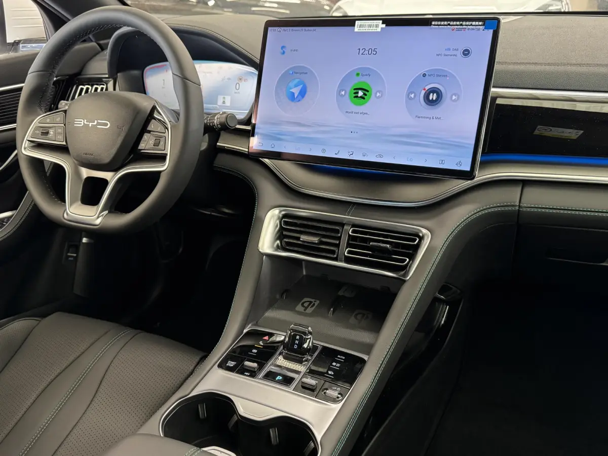 1.5 DM-i FWD Boost | Automaat | Carplay | Navi | Stoel ventilatie/verwarming | Camera | Pano | Elektrische klep | ( Vestiging - Nieuwegein )