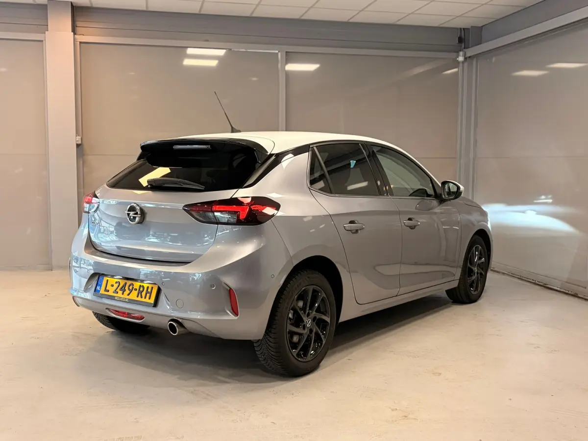 Elegance 1.2 Turbo 100pk | Carplay | Camera | Climate control |